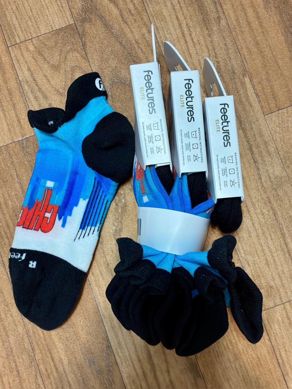 Feetures Kids Low-Cut Socks in Black and Blue - 3-Pack